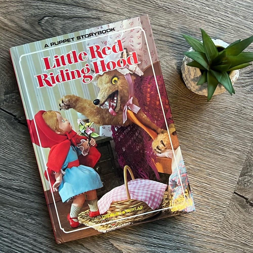 VINTAGE ‘Little Red Riding Hood’ a puppet storybook 1970